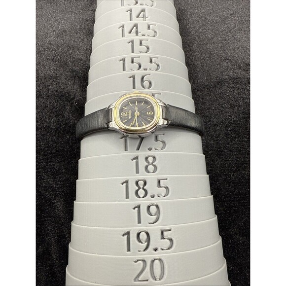 Vtg Timex Ladies Oval Watch: Black face,Black Leather Band Gold/Silver Tone Case - Picture 8 of 12